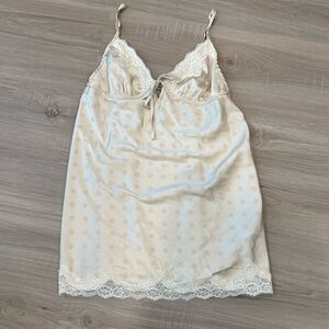 Abercrombie & Fitch Women’s Cream Lace and Satin Slip - Medium